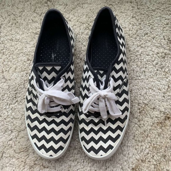 City Sneaks Zig Zag Striped Shoes - Picture 6 of 6